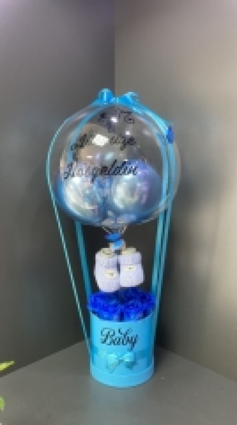 ERKEK BEBEKLİ BALON VE PATİKLİ MODEL YAPAY