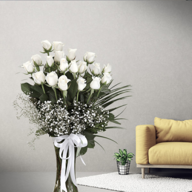 Vazoda 18 Beyaz Gül