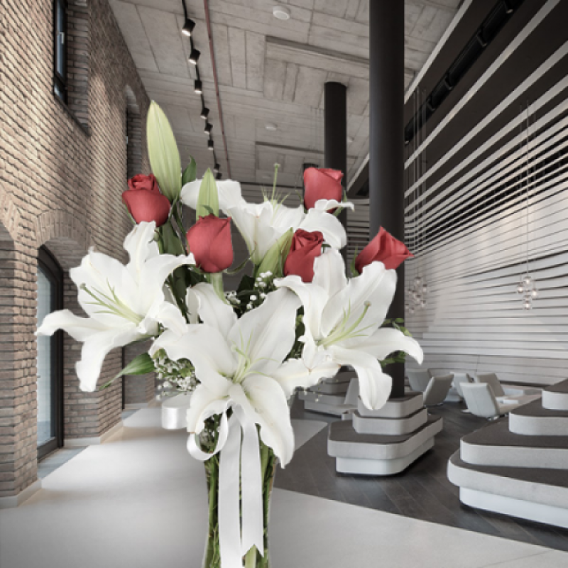 5 Kırmızı Gül ve Lilyumlar